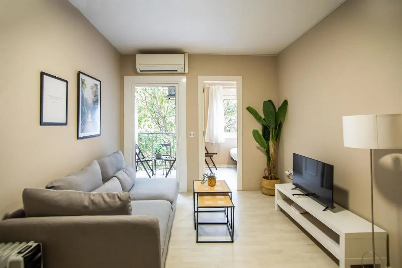 12Tog1035 - Spacious Apartment Near Camp Nou L’Hospitalet de Llobregat Spanien