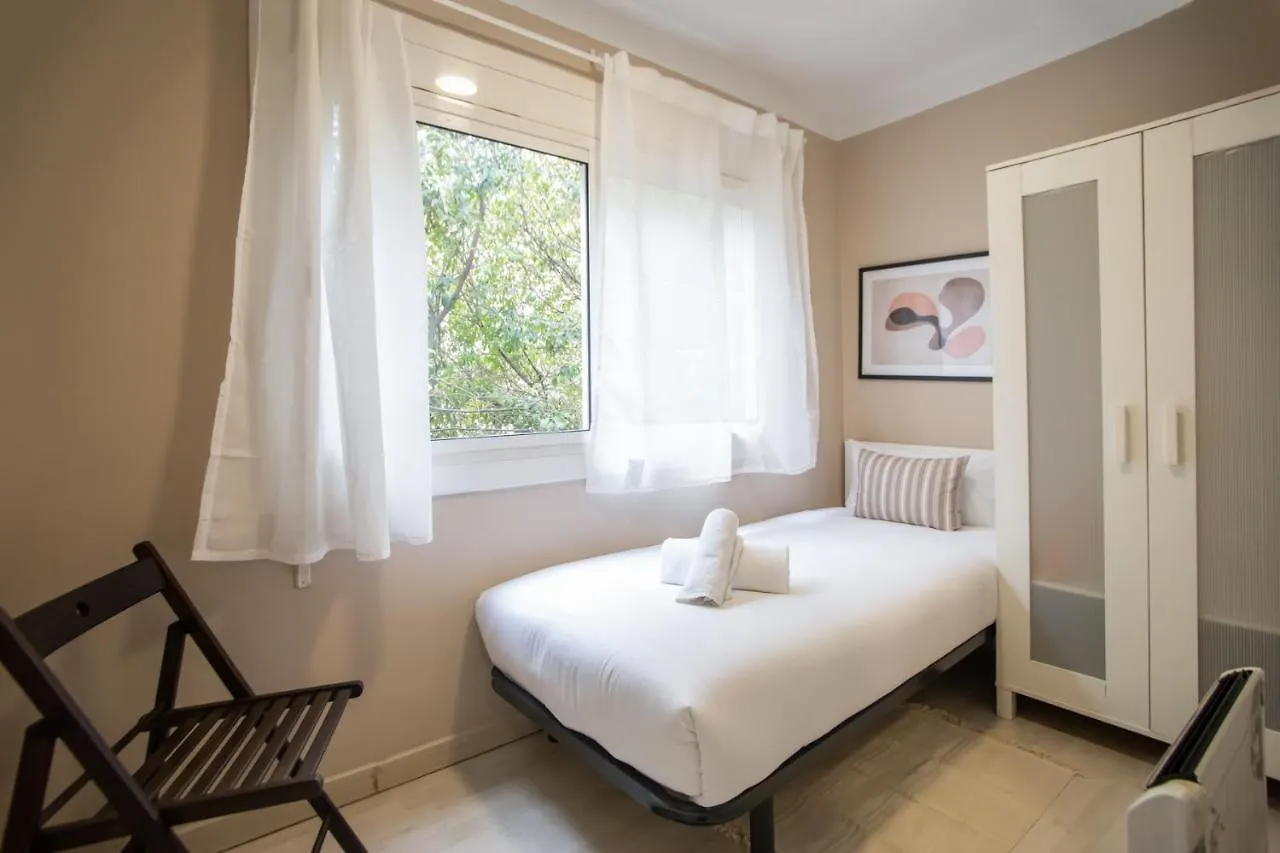 12Tog1035 - Spacious Apartment Near Camp Nou L'Hospitalet de Llobregat 0*,  Spain